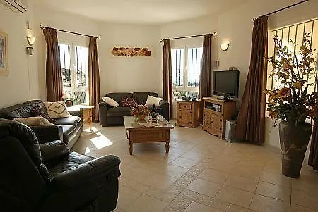 Villa Ochenta *
